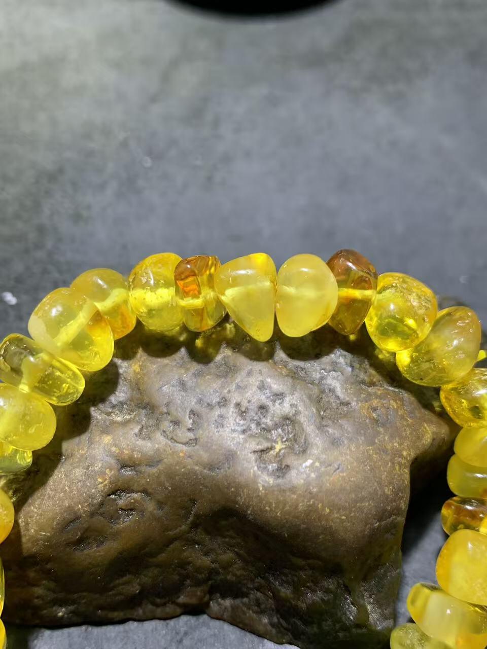 天然原矿俄料随形手串1条！