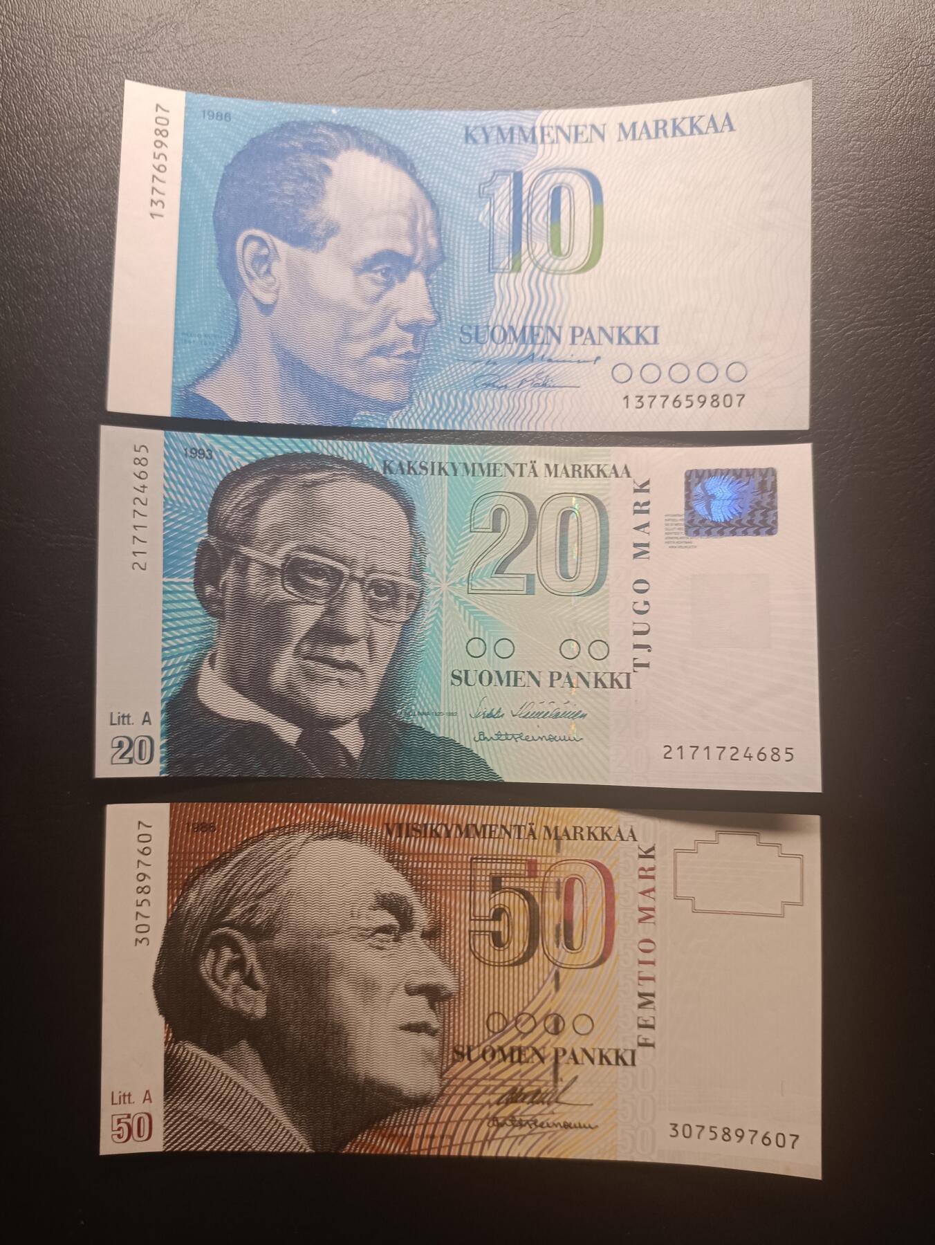 2025十一月第五期，总第203期 【地】芬兰套钞批量三张UNC—UNC-