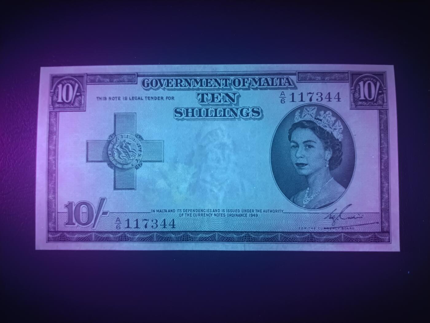2025十一月第五期，总第203期 英属马耳他1952版10先令UNC-，大皇冠女王，稀有英属殖民地品种