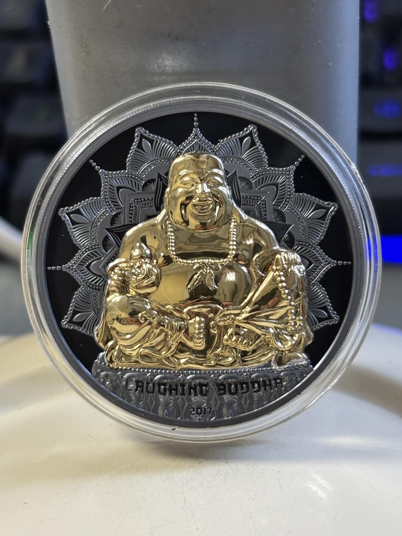 第182期拍卖 帕劳2017年弥勒佛高浮雕镀金2盎司黑色纪念银币，999银，发行888枚