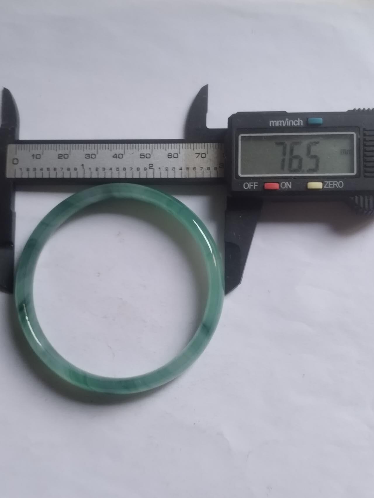 玉石 手镯 手串 翡翠飘花手镯。