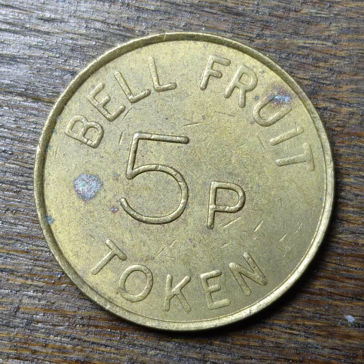 【铜匠收藏】★第132场★散币场，无佣金，30包邮。不满30元，支付5元运费。《接受代拍 代送NGC评级》 英国5便士 自动投币售货机代用币 黄铜币 token