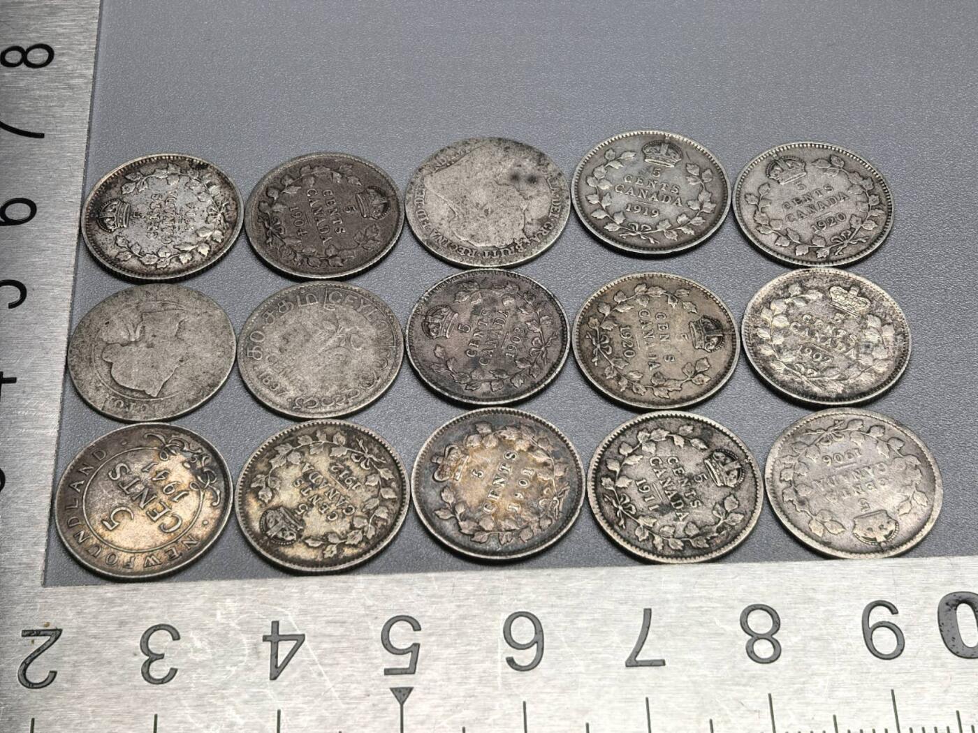 小驴勋章奖章收藏11月22日周六晚六点拍卖（珍爱和平，收藏战争，铭记历史，勿忘国耻，忠党爱国。有偿代拍，送拍规则在简介最后，参拍须阅读规则后再参拍，关系到运费包装发货时效真假辨别等关键信息，拍卖时不再发原图，看大图店主微信码在拍卖店铺介绍里） 18XX、19XX年5分银币一组，17克