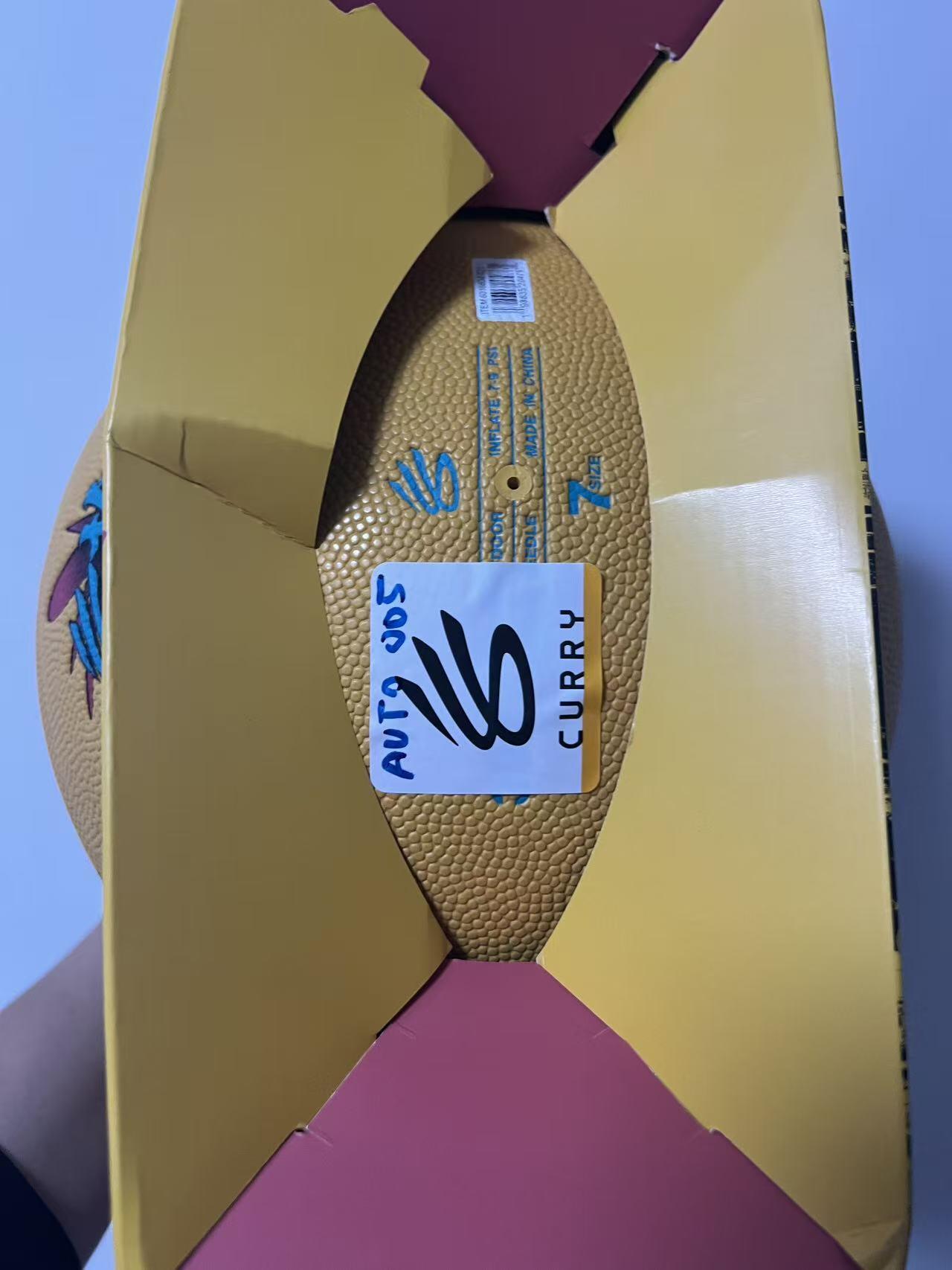 零元拍：最后的UA，永远的CURRY！NBA历史三分王，宇宙勇士话事人斯蒂芬-库里亲笔签名UA出品CURRY品牌亚洲行重庆限定“勒是雾都”收藏篮球！