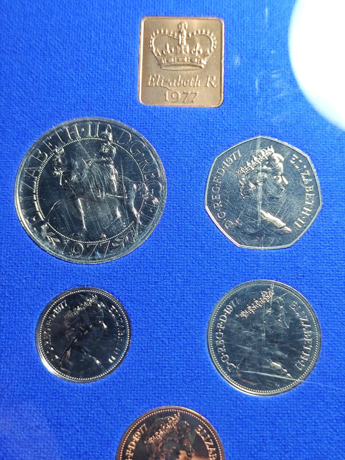 KK钱币收藏小铺 （套币 好品/批量散币 银币）专场  2月预留时间 周末发货  1977英国大小面值清年精制套币 含克朗币精制