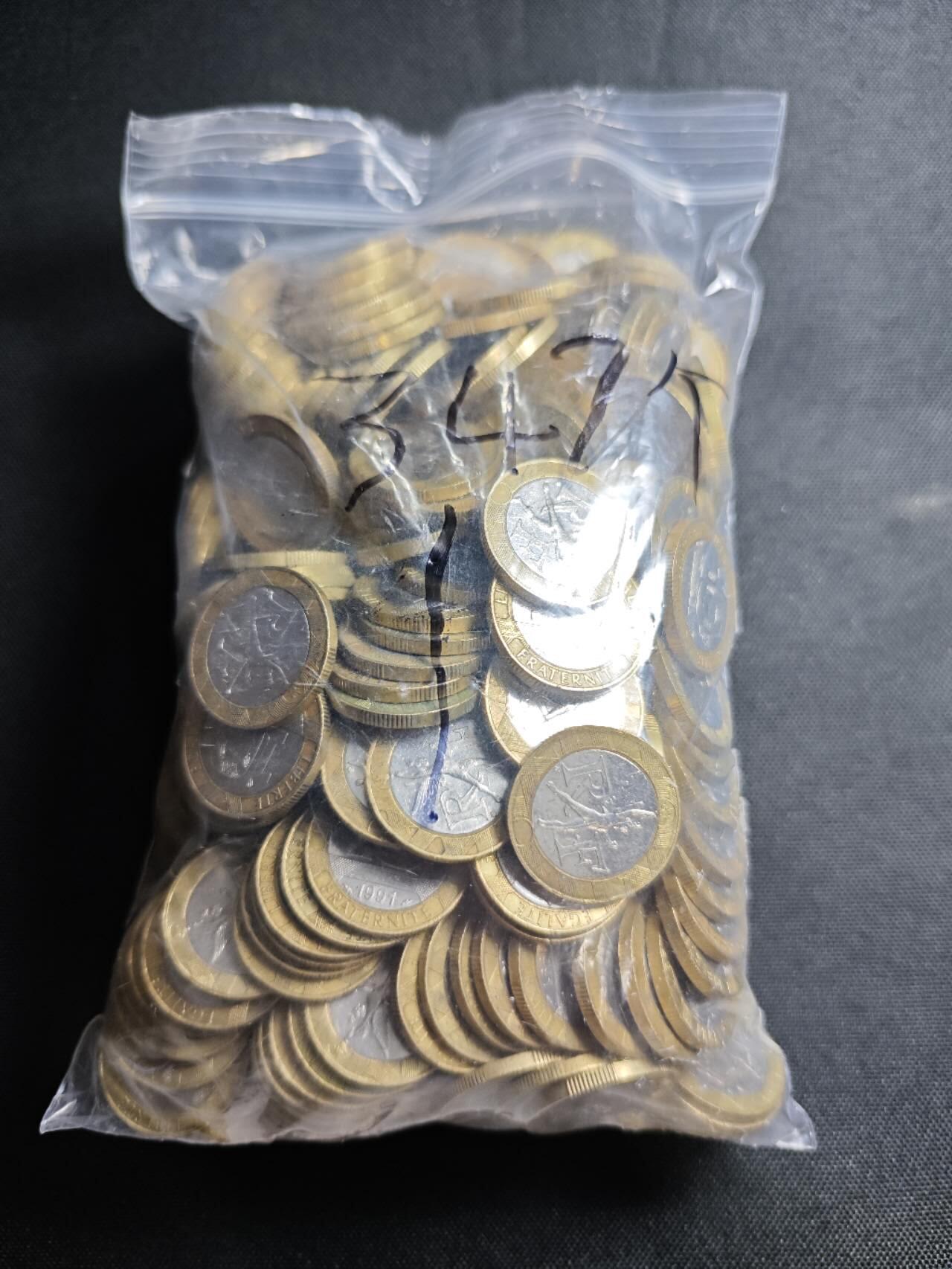 KK钱币收藏小铺 （套币 好品/批量散币 银币）专场  2月预留时间 周末发货  法国10法郎各种年份 双色币一组347枚