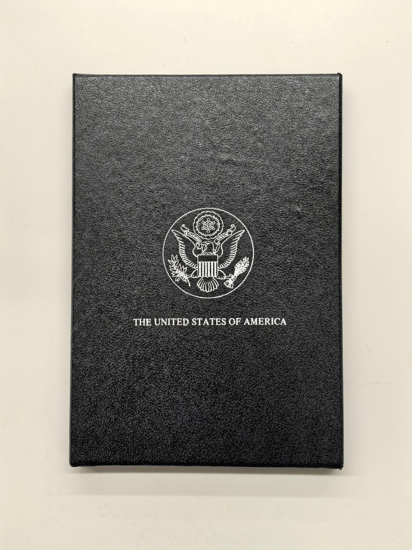 博洋堂藏家专场系列之美国钱币白金之夜专场暨第148期（全场包邮） NGC MS63 美国1882 CC 摩根 卡森厂 GSA大封装 附原盒 双面覆盖淡黄色包浆 高分难得 十字转光