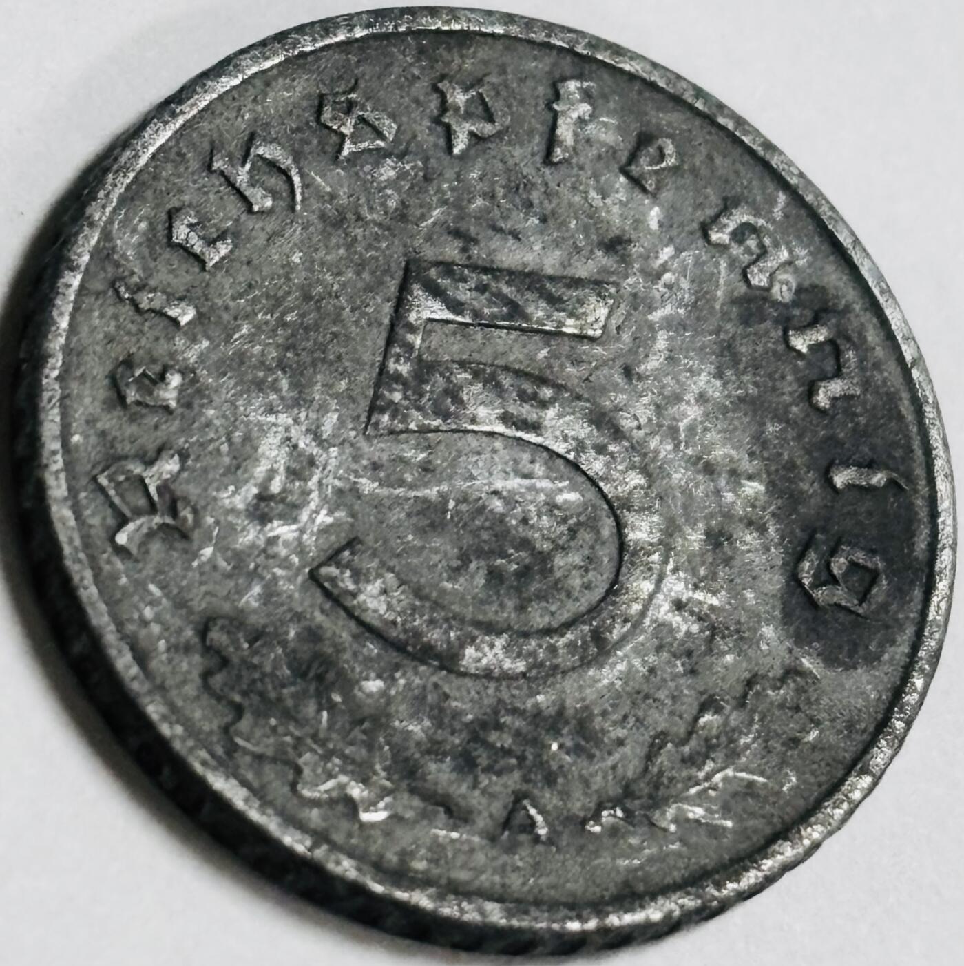 文馨钱币收藏第 282 场，【 长期接收代拍品】，加拿大老铜代用币，银币，德三系列场 极美品 1943 年德三帝国 5 芬尼锌币 A 标，锌币保存不错，收藏不错