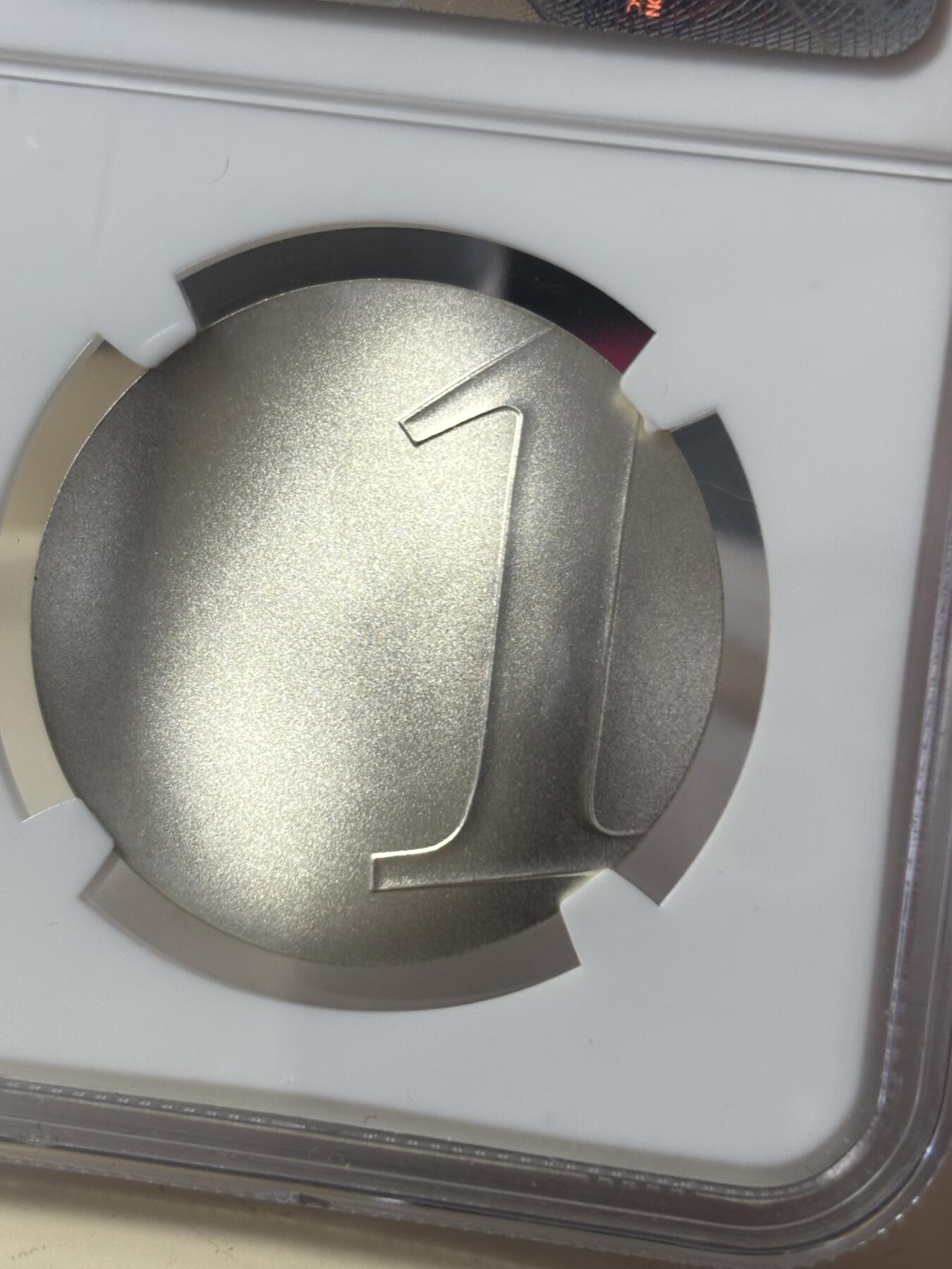 第182期拍卖 获奖币法国2001年最后的法郎波浪形曲面纪念银币NGC-PF68,17.77克，980银，