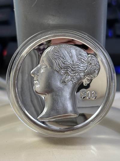 第182期拍卖 - 维尔京2017年维多利亚女王2盎司超高浮雕加厚银币，999银，发行量650枚