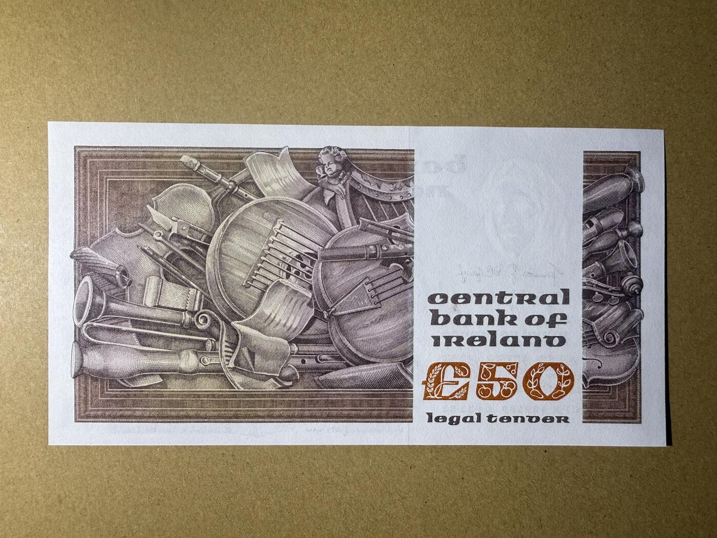 《艾美收藏》第221期-11.23周日黄金场精品荟萃 爱尔兰50镑 UNC 1982年 爱尔兰盲人竖琴师奥卡罗兰 原票好品 仅边缘轻微荧光