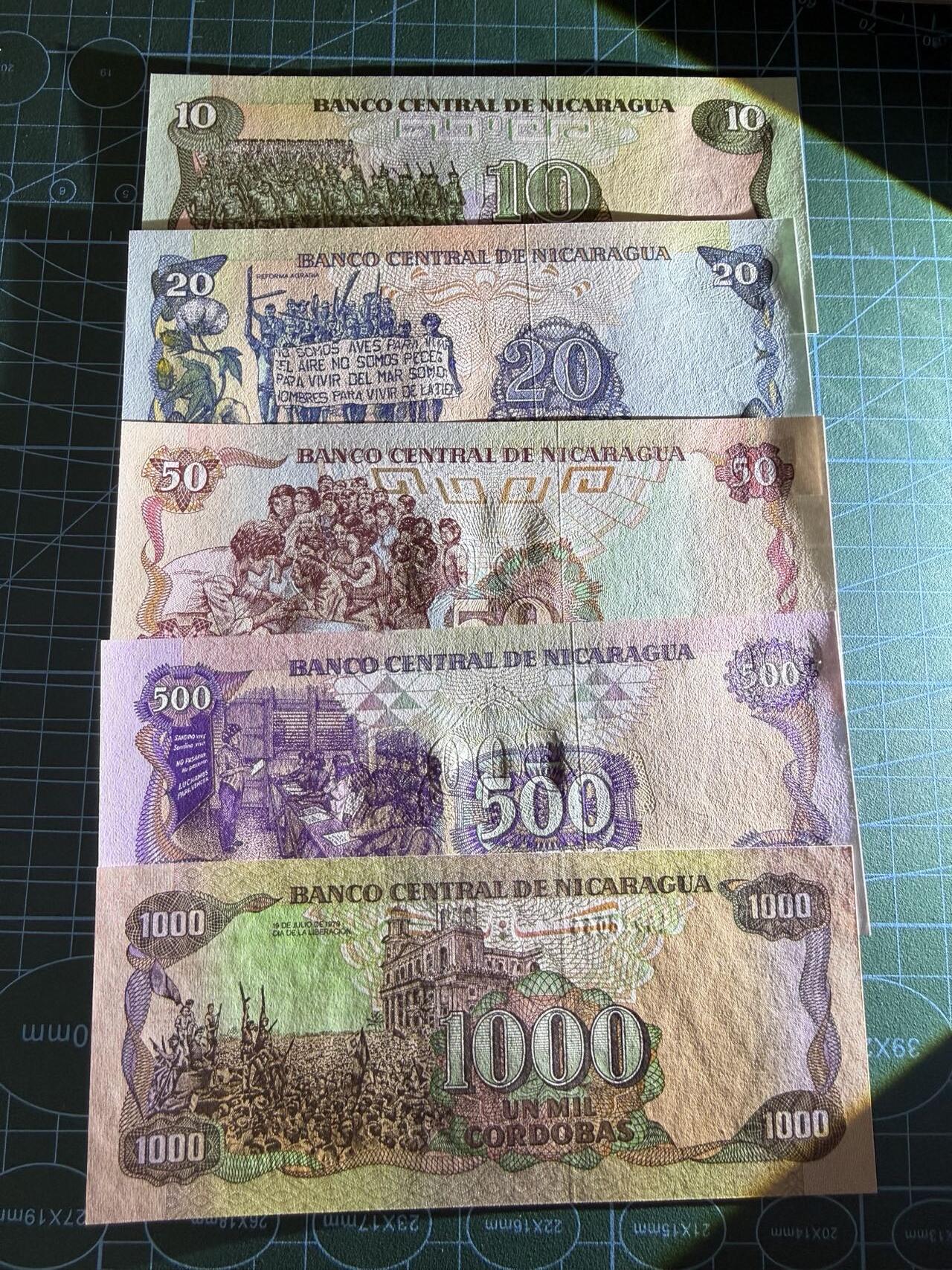 【炜奕收藏】，第五十一期 尼加拉瓜10-1000科多巴共5张，UNC品相，包含多张无47