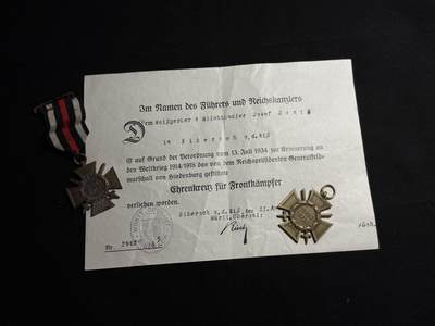 戎马世界章牌大赏第108期 - 德国兴登堡奖章，带证书，带剑版，右下角那枚疑似复刻