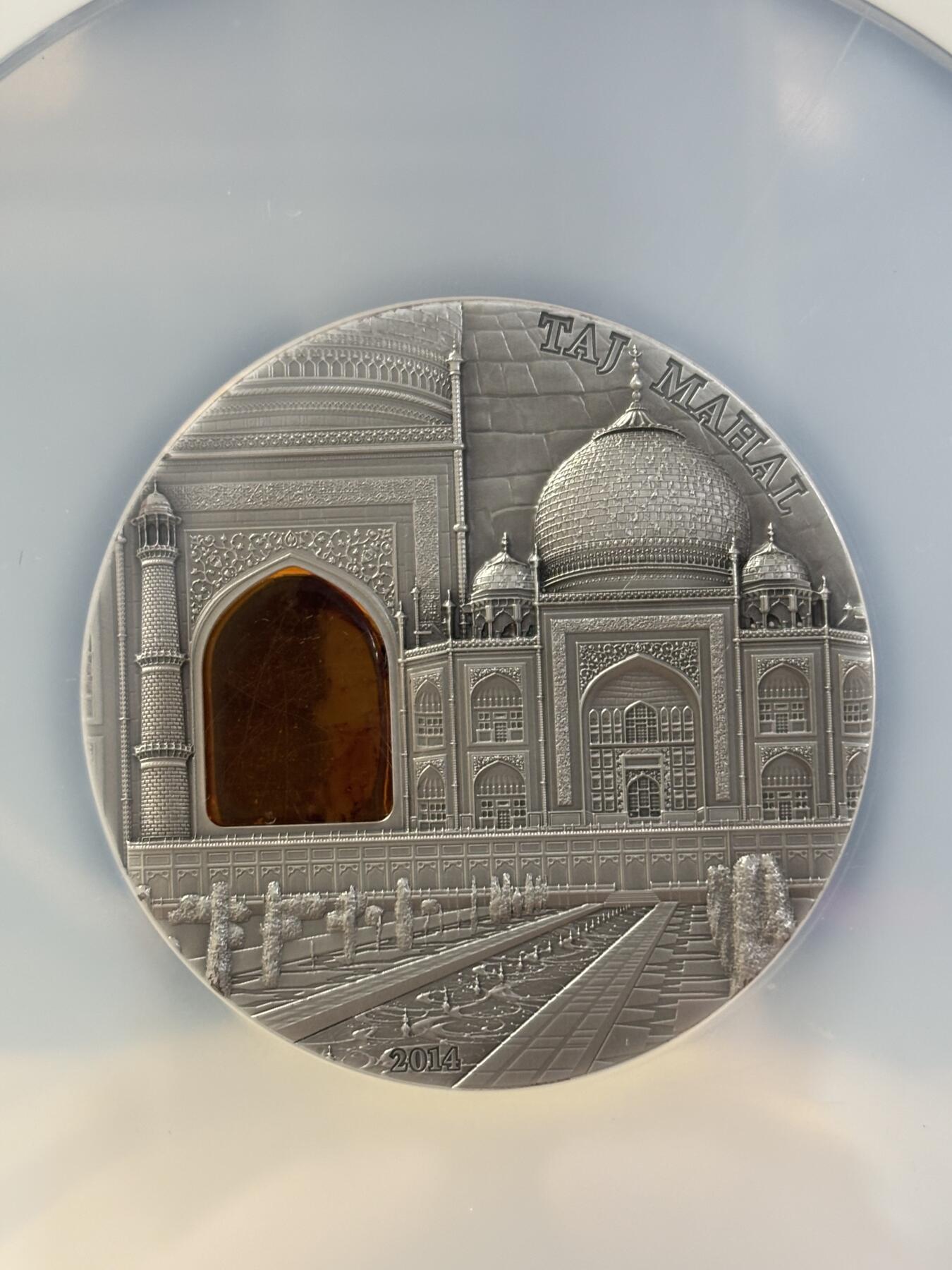 第182期拍卖 帕劳2014年矿物艺术琥珀镶嵌泰姬陵仿古银币NGC-MS69，2盎司，999银