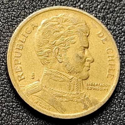 泉币菌-第135场-精品福利场 - 智利1994年10比索青铜币 独立战争领袖奥希金斯 21MM 