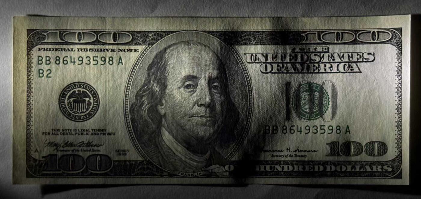 《外钞收藏家》第五百八十七期（精选场）（本平台长期征集拍品、欢迎藏友们联系合作） 1999年 100美元 大头稀少年份 实物图