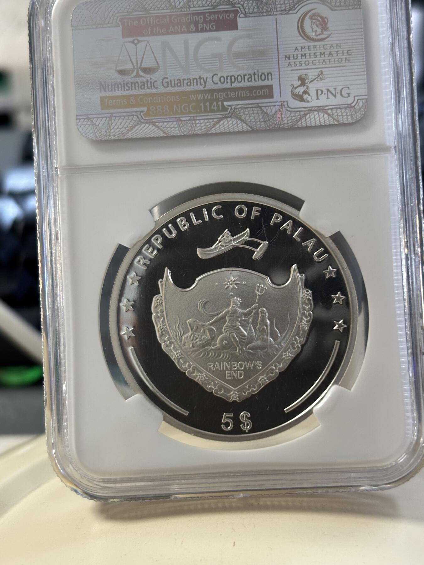 第182期拍卖 帕劳2013年镶嵌实物四叶草精制银币NGC-PF69,1盎司，999银