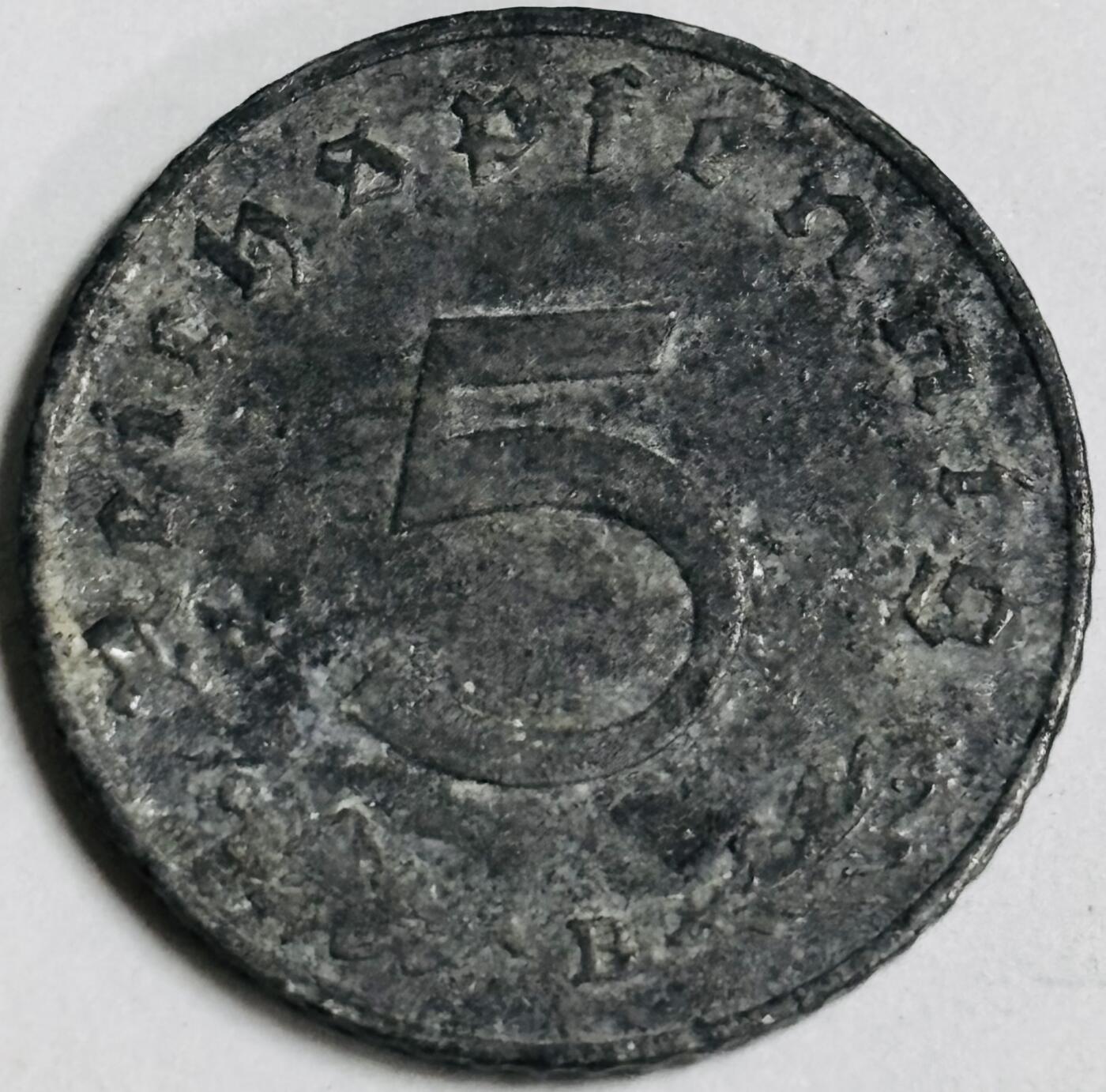 文馨钱币收藏第 282 场，【 长期接收代拍品】，加拿大老铜代用币，银币，德三系列场 极美品 1941 年德三帝国 5 芬尼锌币 B 标，锌币保存不易，品相佳，收藏不错