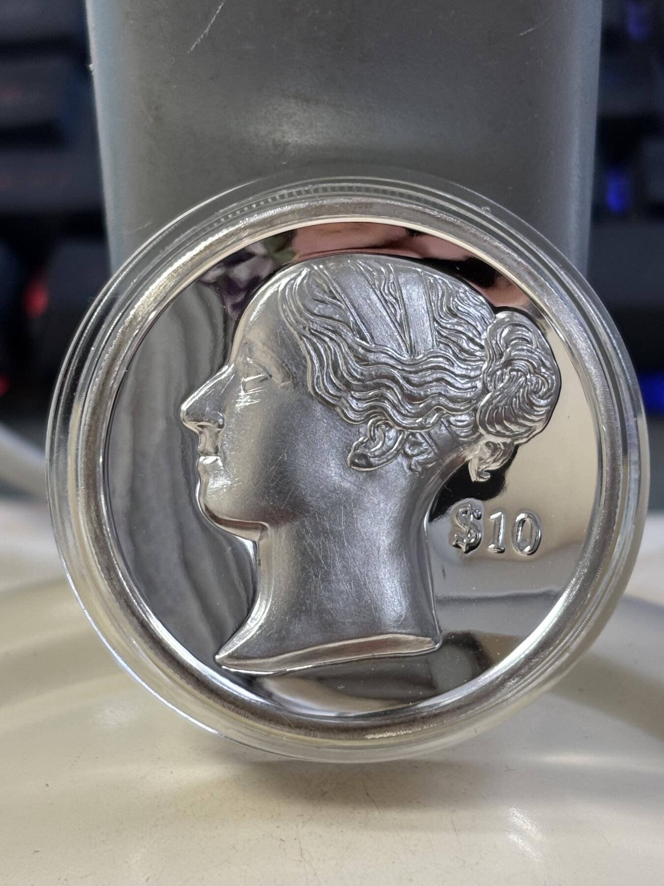 第182期拍卖 维尔京2017年维多利亚女王2盎司超高浮雕加厚银币，999银，发行量650枚