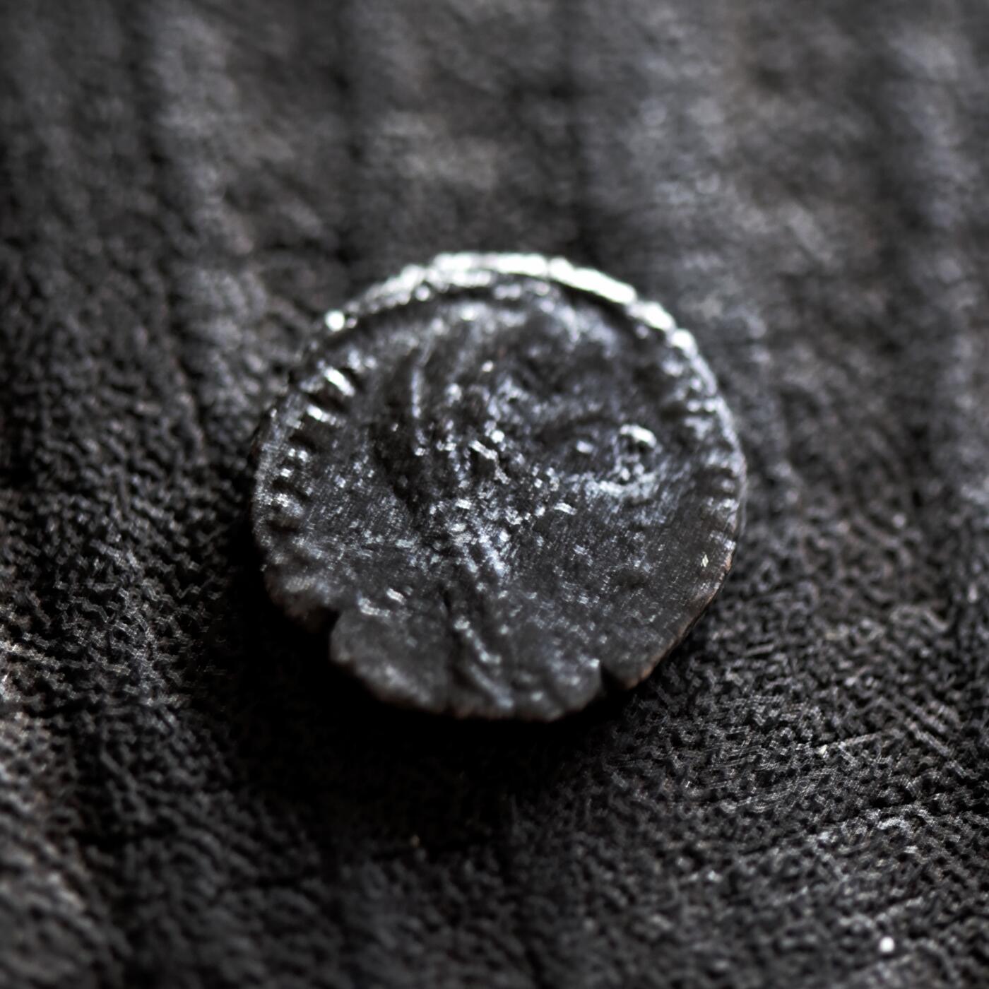 【良泉】第42期【自动场】12月4日晚19.30点开拍！99枚域外古代钱币专场  公元347-348年【古罗马】君士坦丁大帝“驷马车版”追思币，1.56克