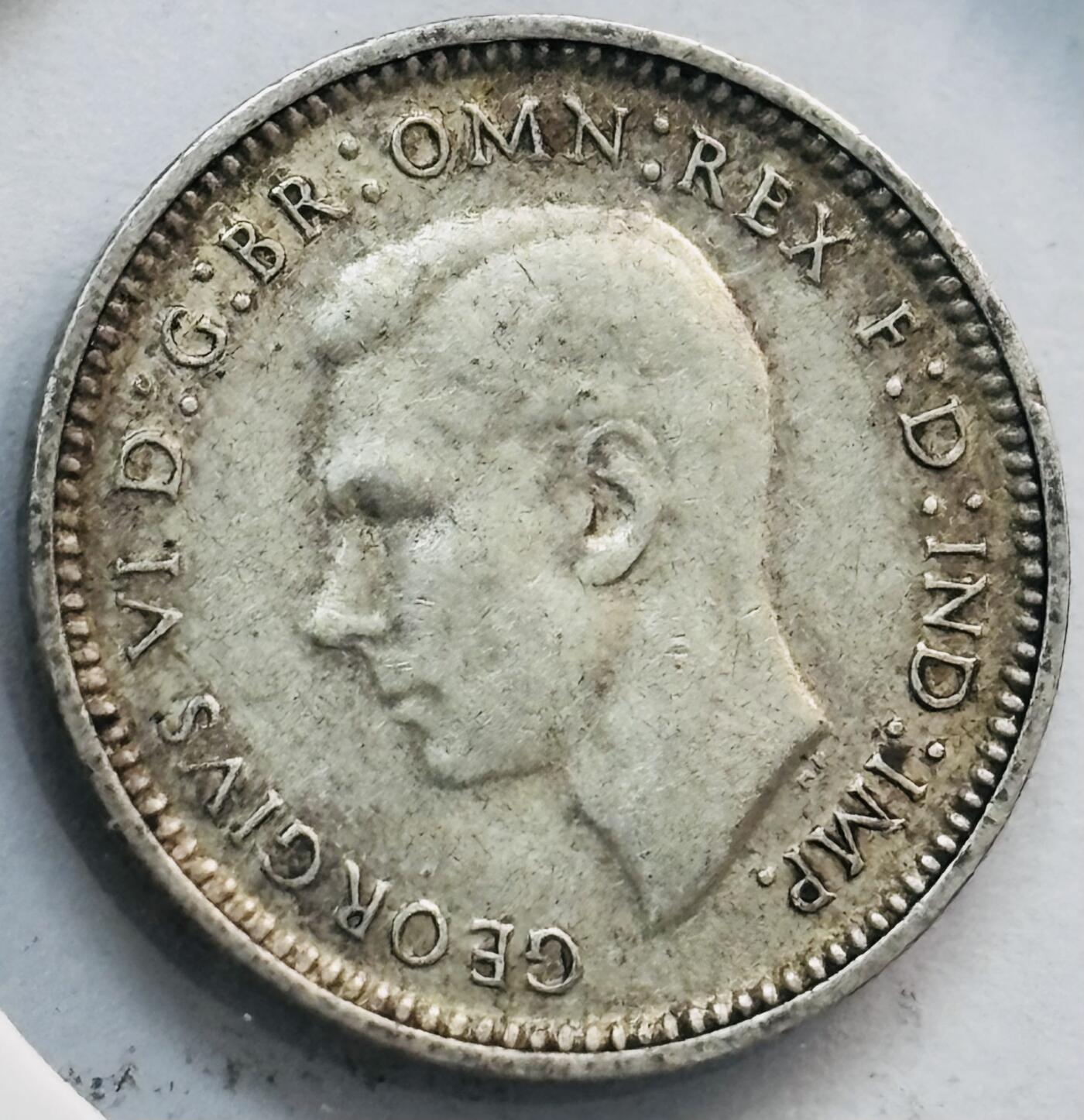 文馨钱币收藏第 282 场，【 长期接收代拍品】，加拿大老铜代用币，银币，德三系列场 极美品 1942 年英属澳大利亚乔治六世 3 便士银币 D 厂，第一版 925 高银