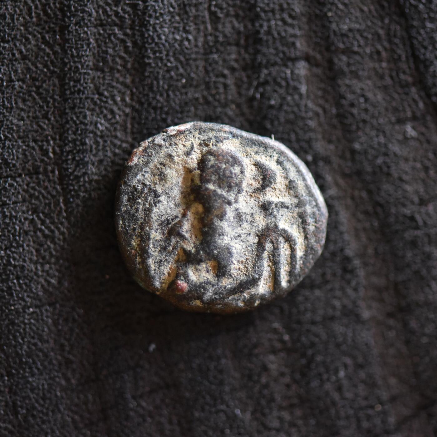 【良泉】第42期【自动场】12月4日晚19.30点开拍！99枚域外古代钱币专场  【藏家出品A】公元2世纪【埃兰】奥罗德斯三世“族徽版”铜币，3.57克