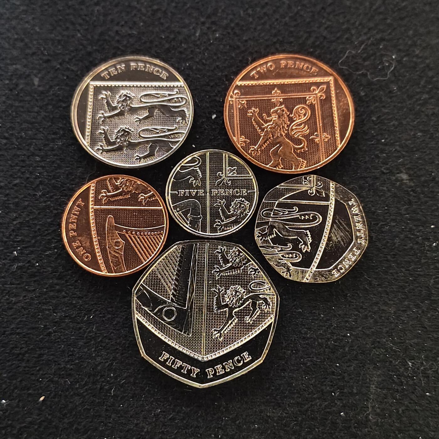 【全场包邮】纯粹捡漏拍480场（免费代拍第17场） 英国2009年清年份盾徽版6枚套币