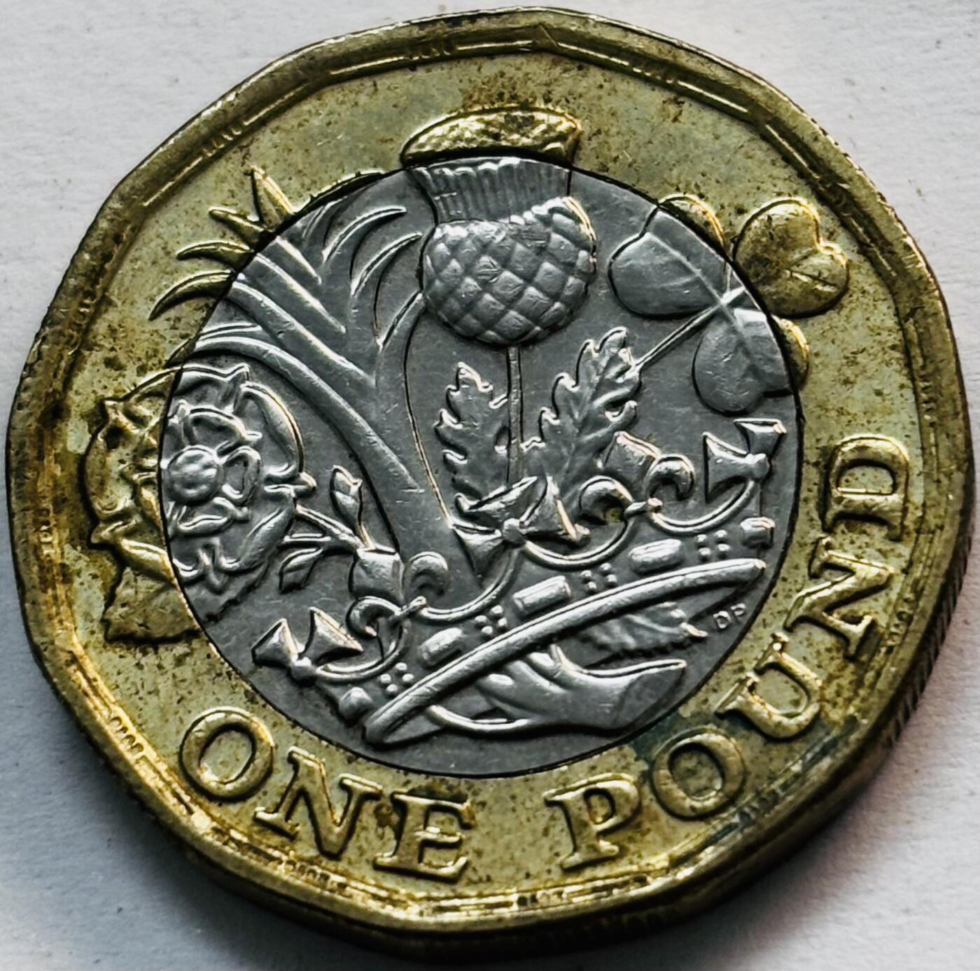 文馨钱币收藏第 282 场，【 长期接收代拍品】，加拿大老铜代用币，银币，德三系列场 少见原光品相老年女王 2016 年英国双金属 1 英镑，女王最后一版首发年