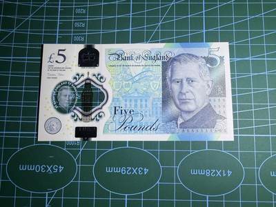 【炜奕收藏】，第五十一期 - 2024年英国5镑塑料钞查尔斯头像，UNC品相，CA01首发冠号码无47