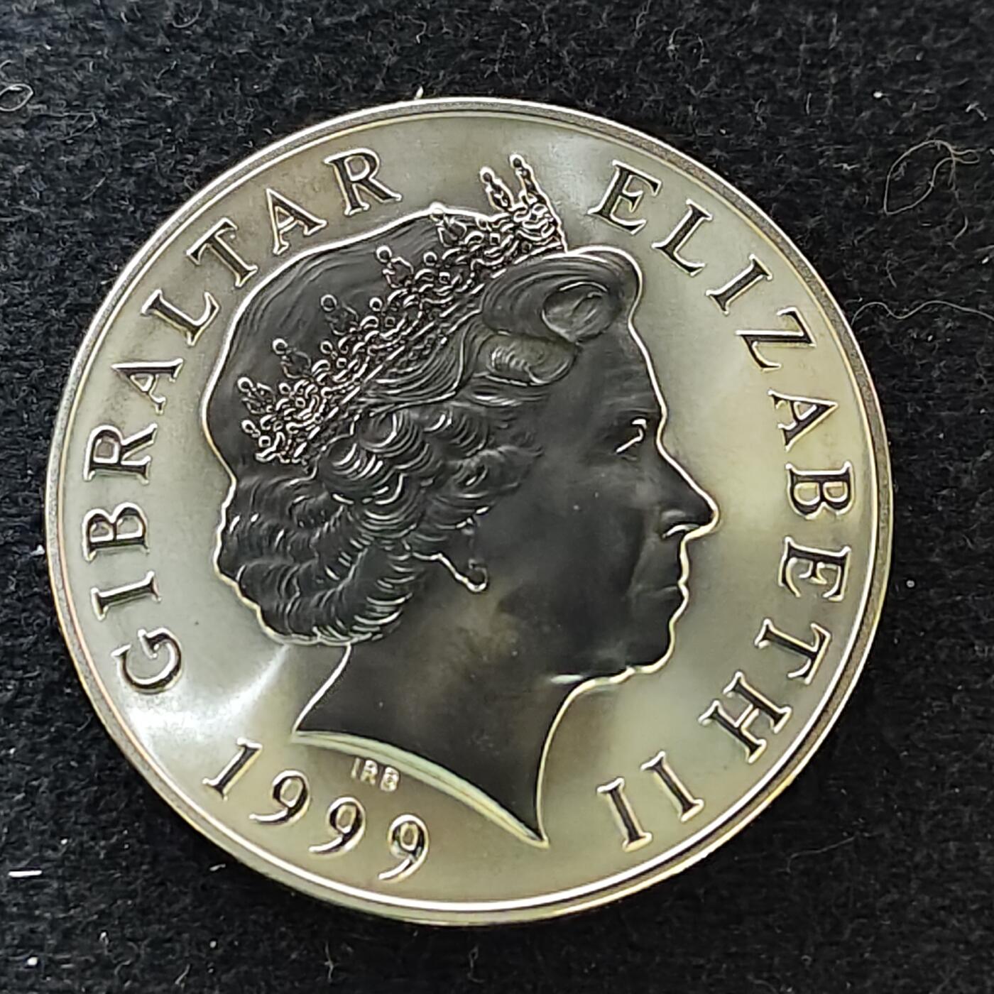 【全场包邮】纯粹捡漏拍483场（免费代拍第20场） 【钛币】直布罗陀1995年5镑千禧年钛金属精制纪念币