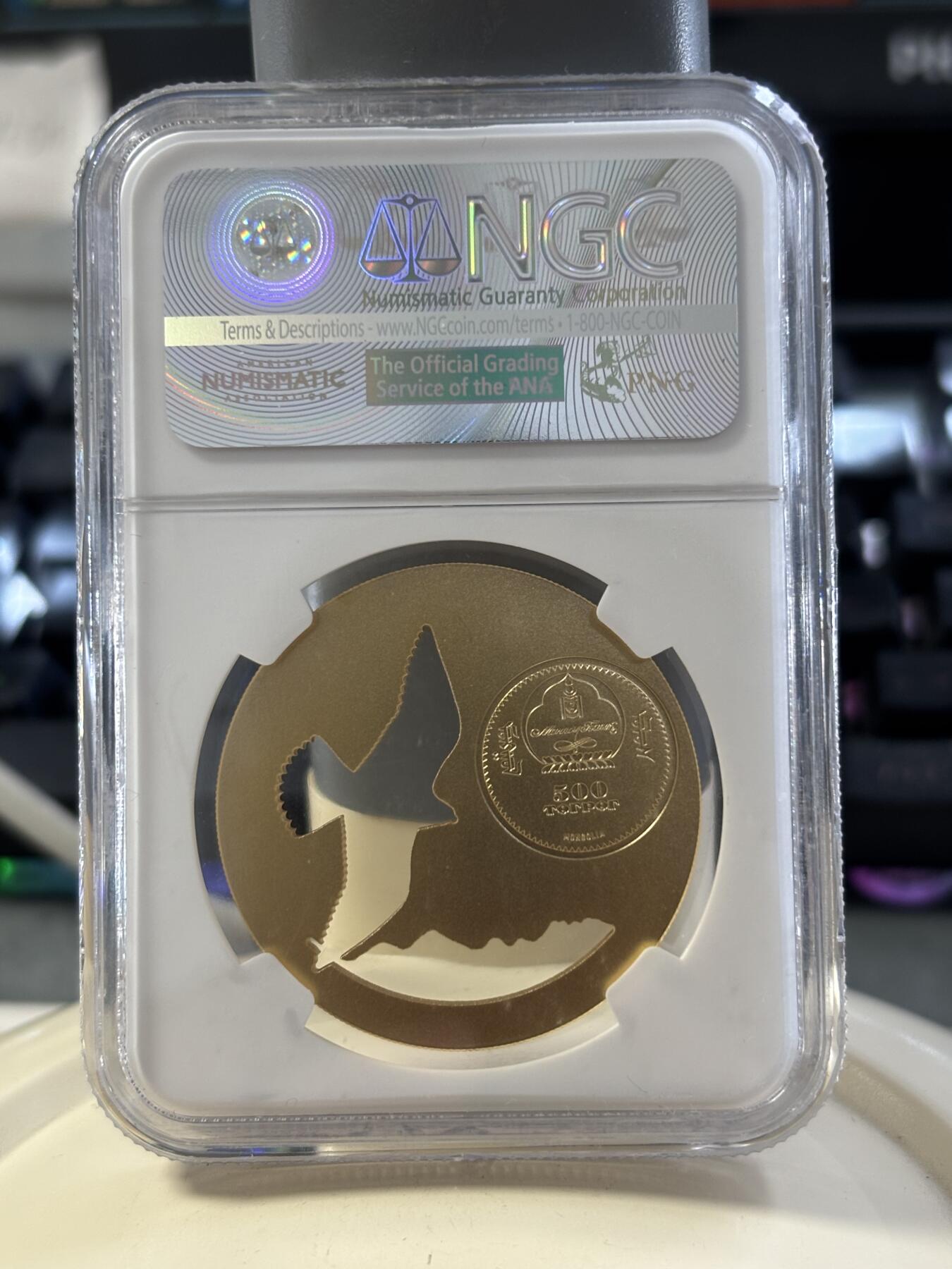 第182期拍卖 蒙古2015年自然动物系列雄鹰镂空镀金银币NGC-MS69，1/2盎司，925银镀金