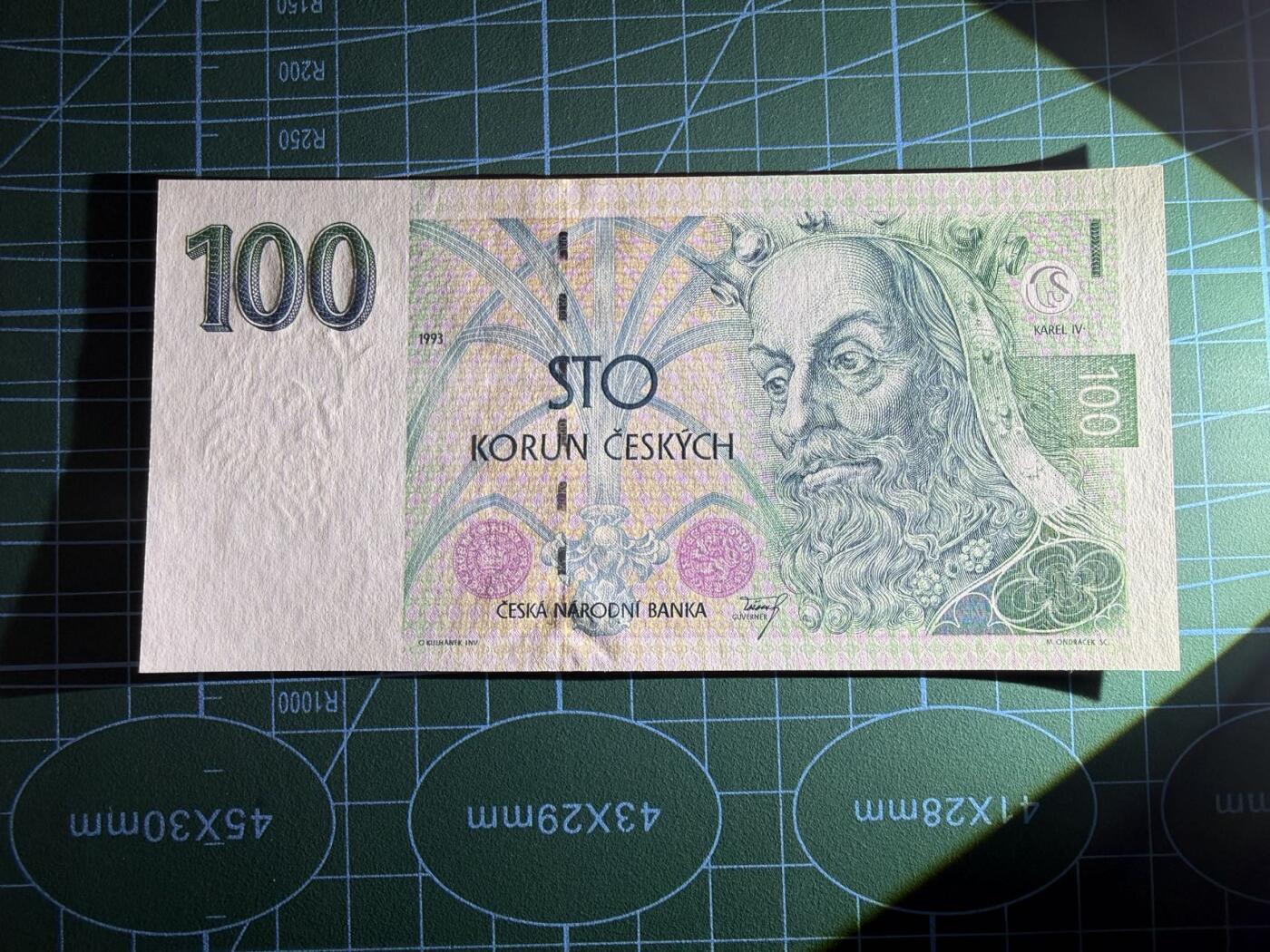 【炜奕收藏】，第五十一期 1993年捷克100克朗，UNC品相，初版A冠号码无47