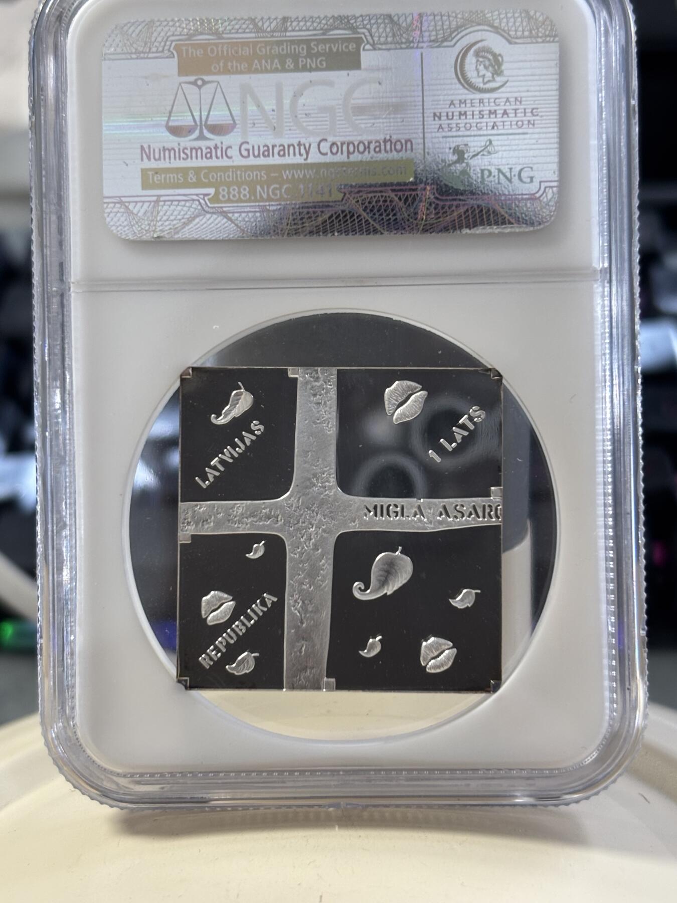 第182期拍卖 获奖币拉脱维亚2011年诗人萨克斯蒙着雾的窗精制纪念银币NGC-PF69,26克，925银，发行7000枚