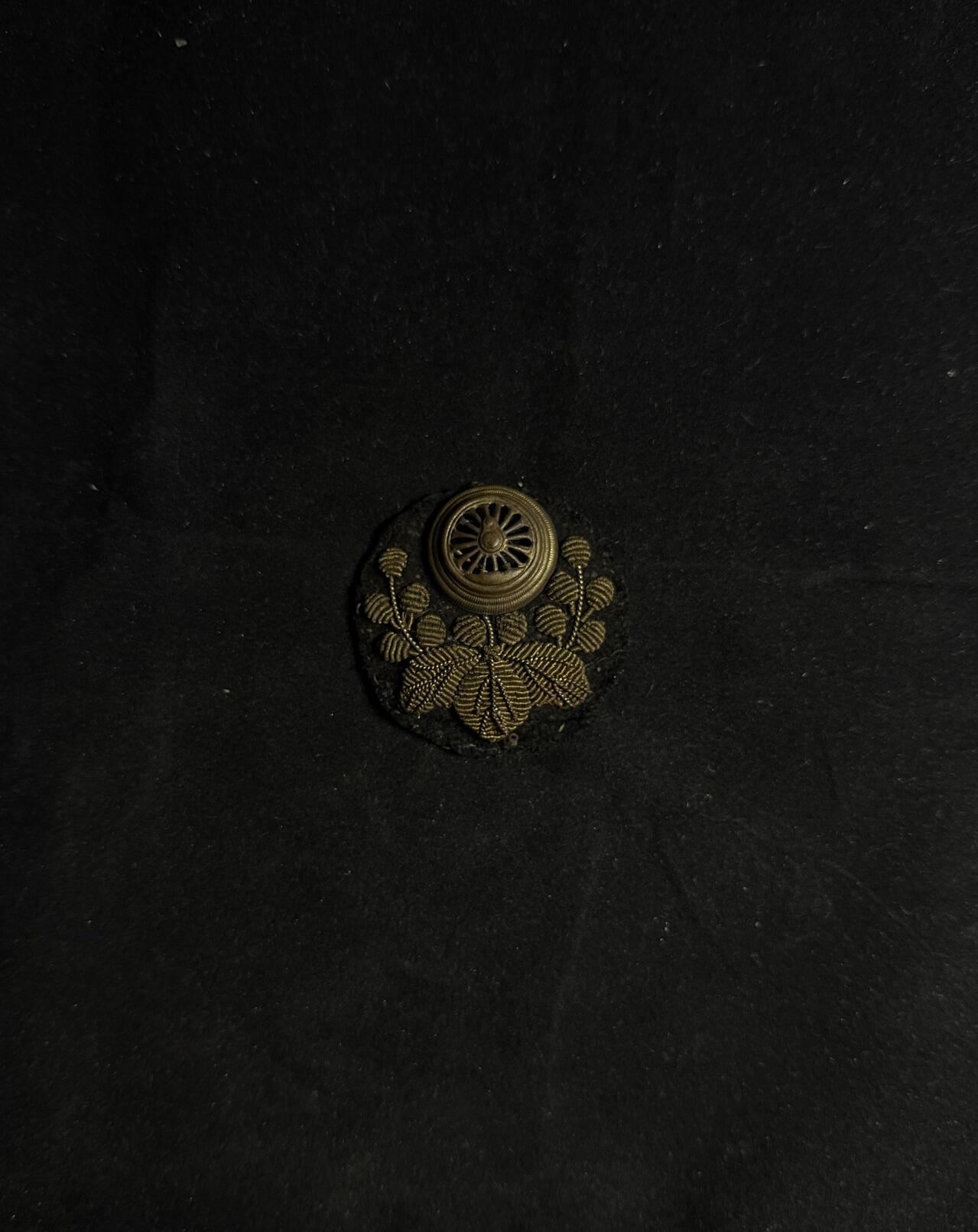 戎马世界章牌大赏第108期 日本国铁帽徽，早期金属丝刺绣版