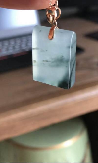 勋章杂货 - 翡翠吊坠超厚，18K金扣头带国检证书