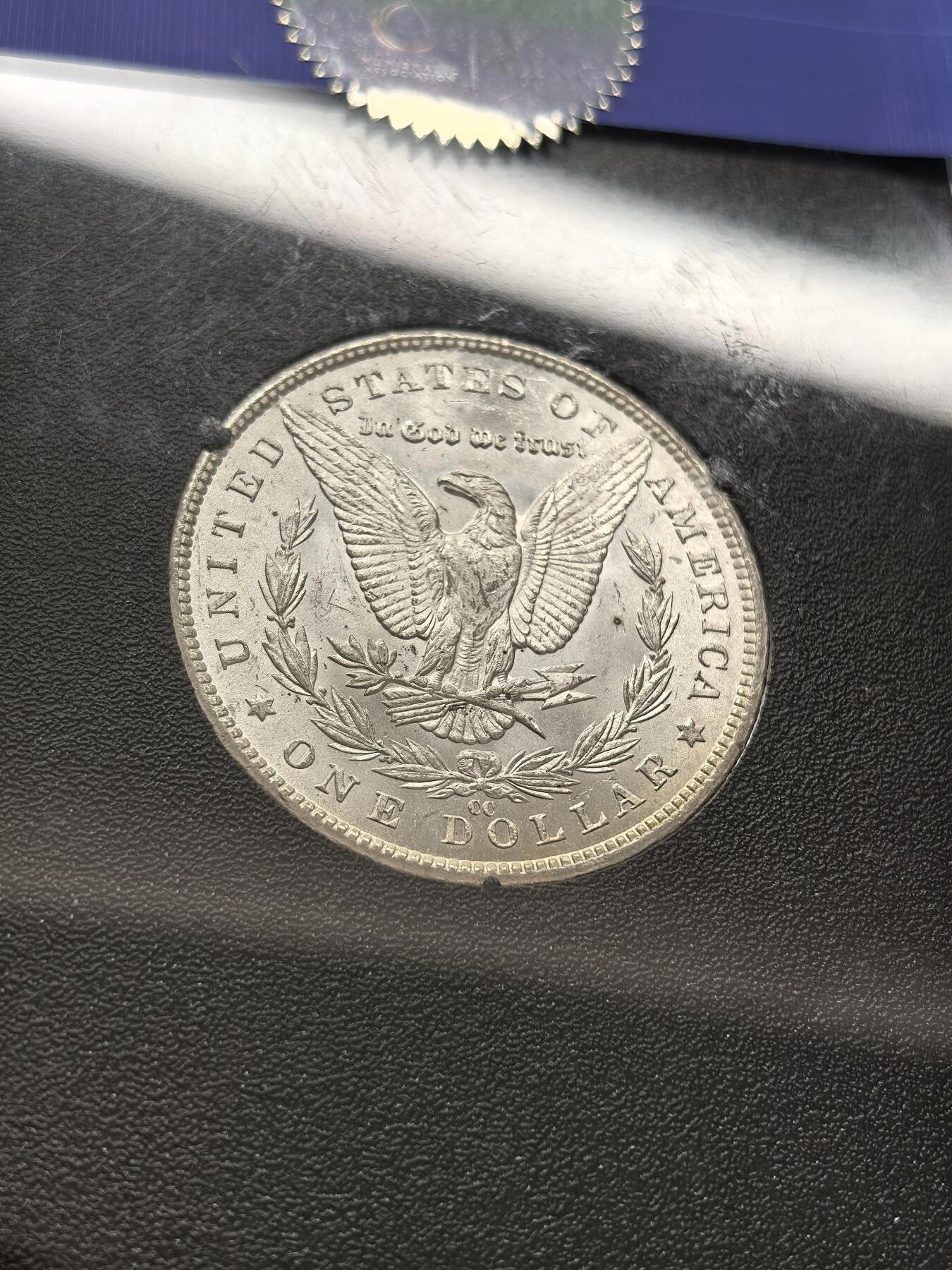 博洋堂藏家专场系列之美国钱币白金之夜专场暨第148期（全场包邮） NGC MS63 美国1883 CC 摩根 卡森厂 GSA大封装 人像面月牙形彩虹包浆 高分难得 十字转光