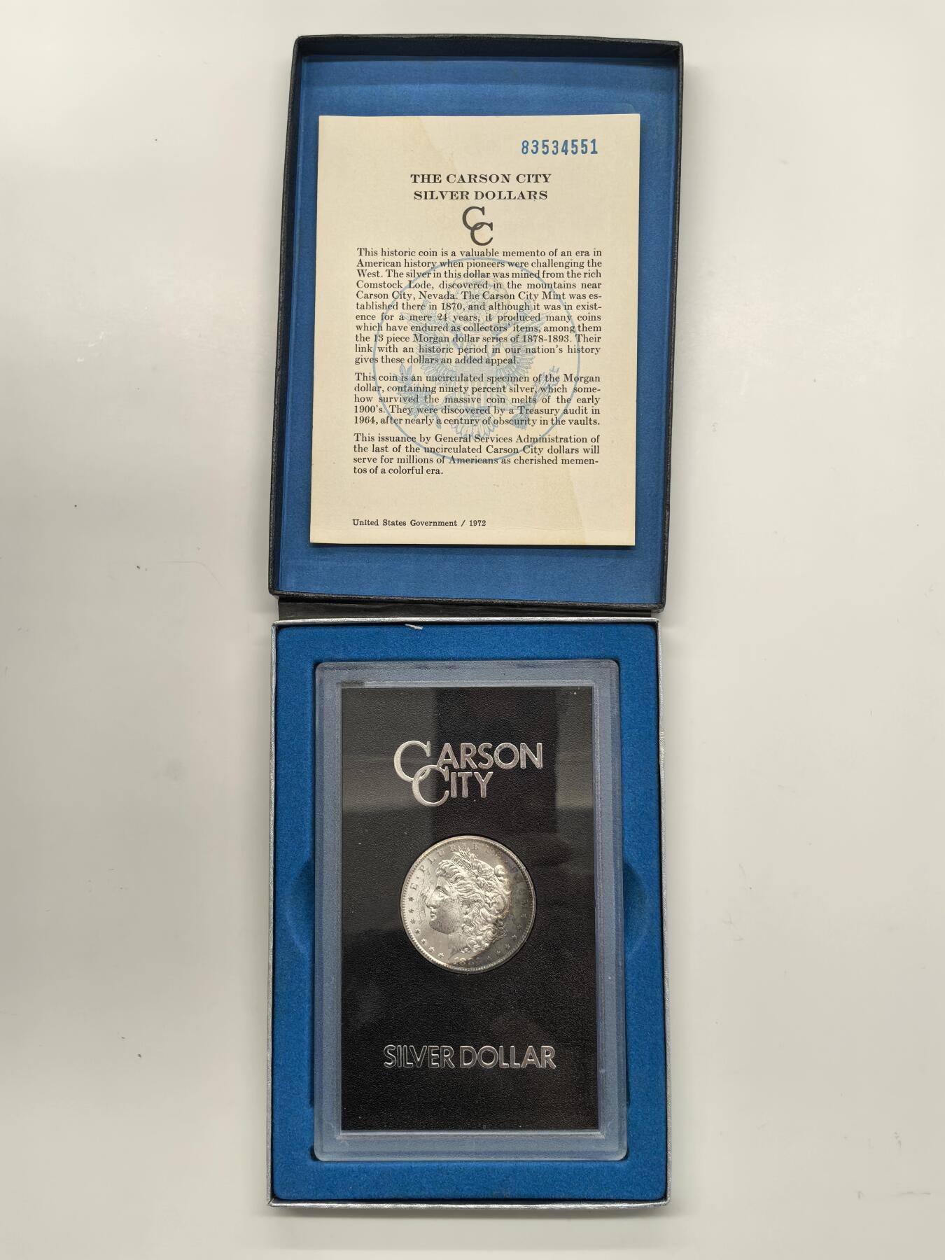 博洋堂藏家专场系列之美国钱币白金之夜专场暨第148期（全场包邮） 美国1883-CC GSA 摩根 正面有月牙形蓝彩包浆 64分的评级状态 证书和盒子齐全