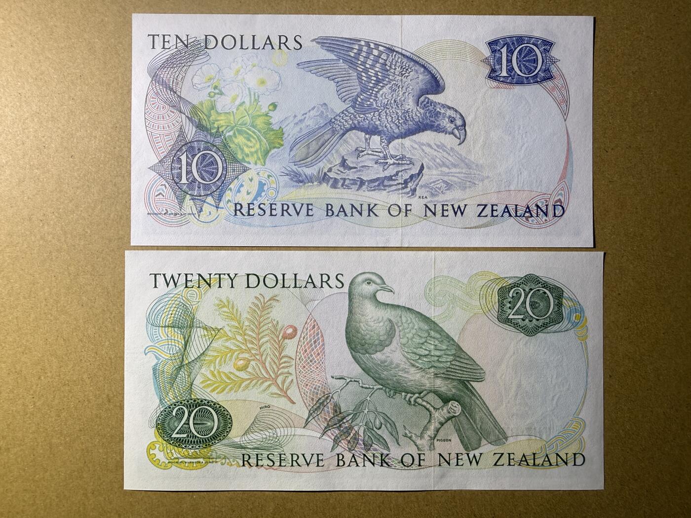 《艾美收藏》第221期-11.23周日黄金场精品荟萃 新西兰10、20元2张 UNC 1981-1992年鸟版 原票好品女王钞