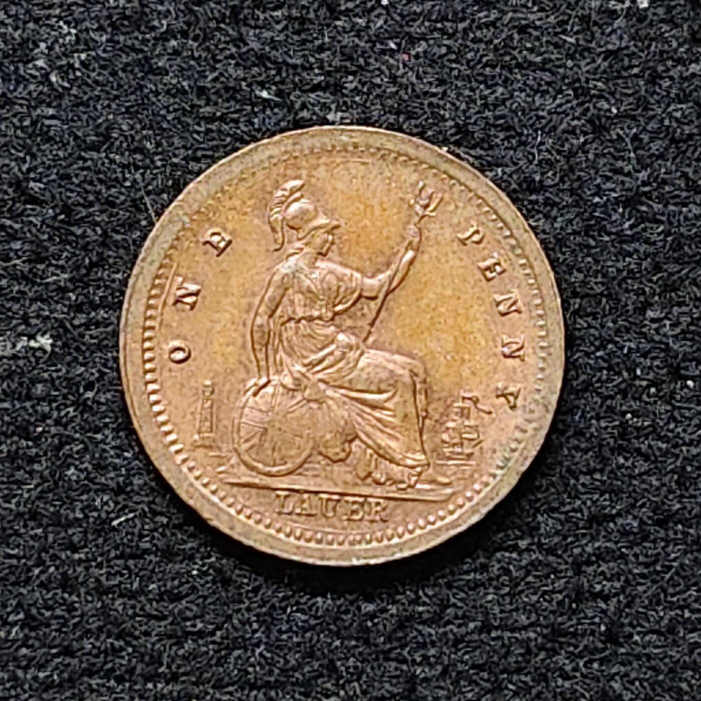 【全场包邮】纯粹捡漏拍480场（免费代拍第17场） 【纪念章】英国LAUER维多利亚女王迷你版1便士纪念章