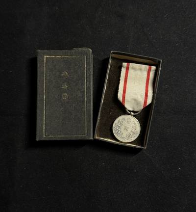 戎马世界章牌大赏第108期 - 勿忘国耻！日本参拜纪念章