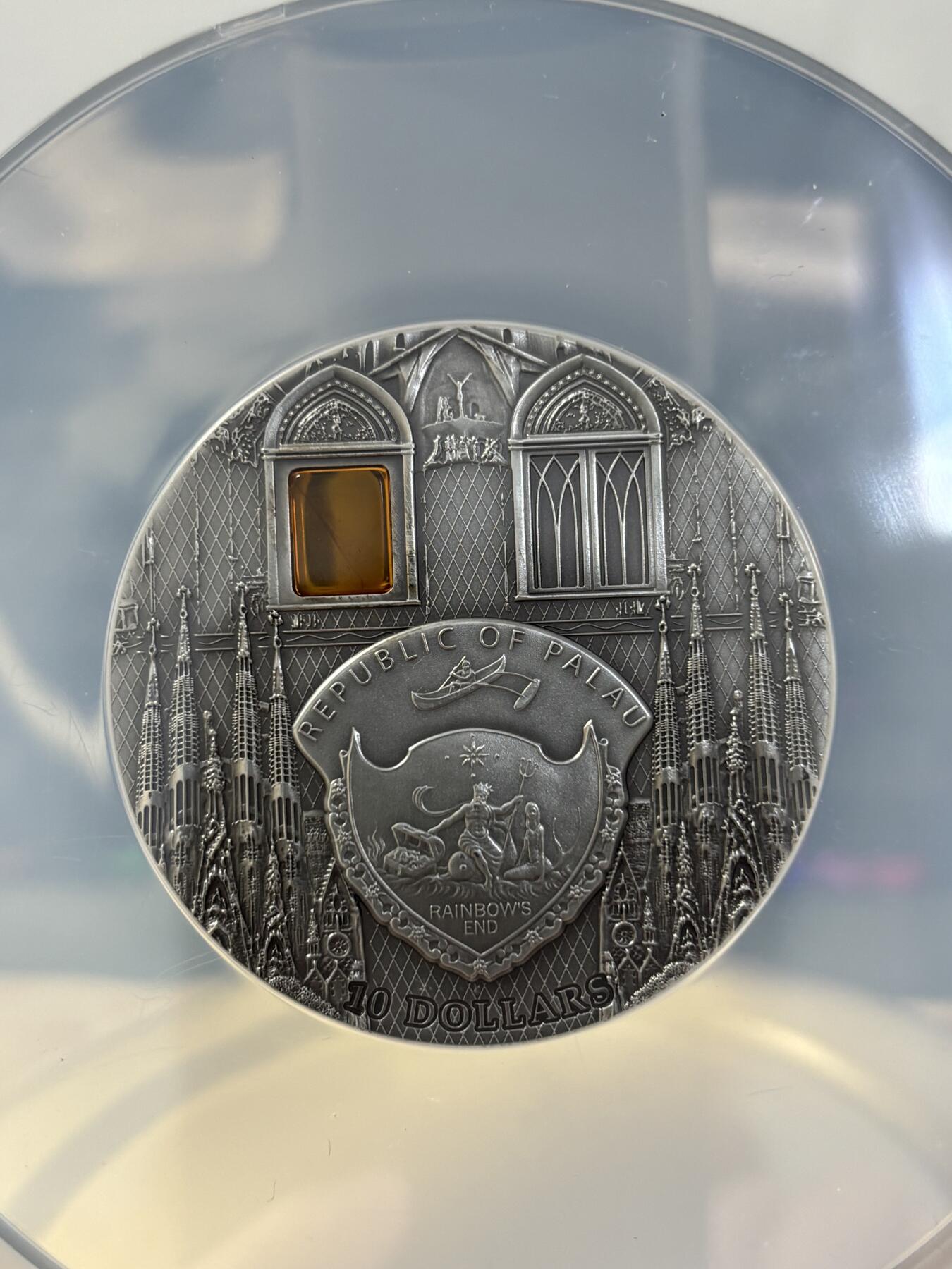 第182期拍卖 帕劳2010年矿物艺术琥珀镶嵌琥珀宫仿古银币NGC-PF69，2盎司，999银