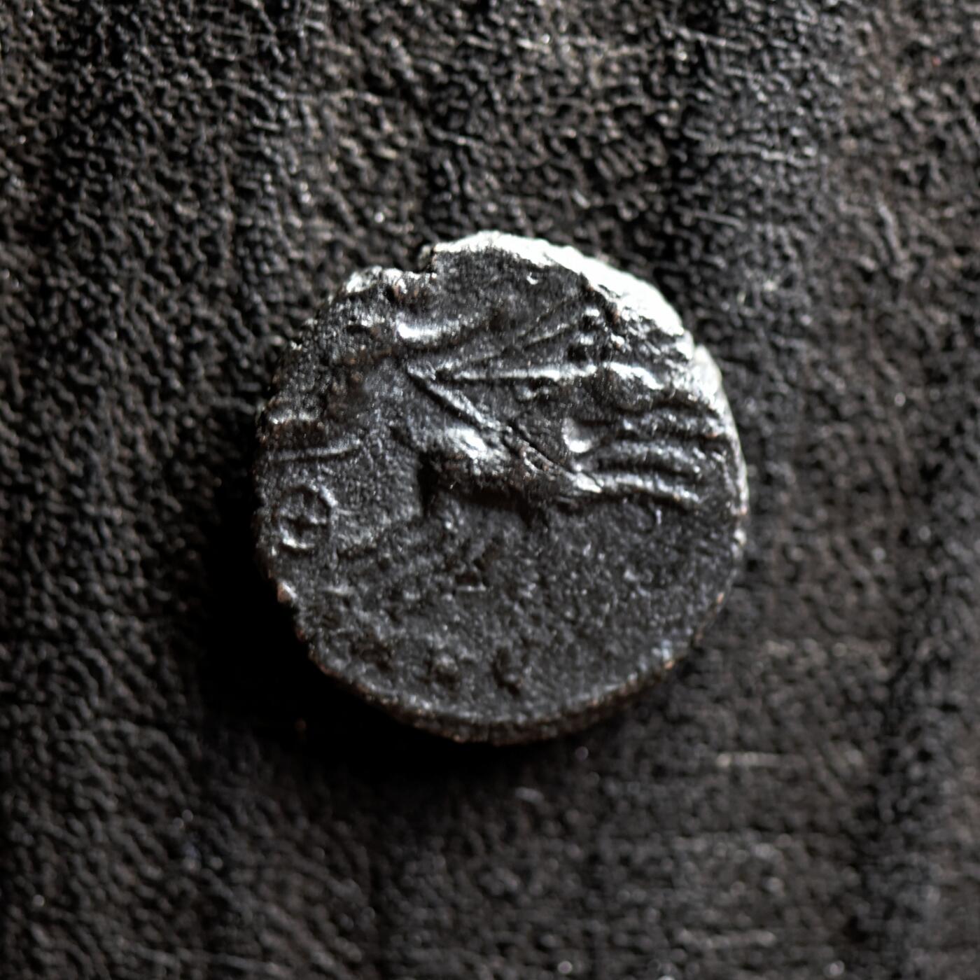 【良泉】第42期【自动场】12月4日晚19.30点开拍！99枚域外古代钱币专场  公元347-348年【古罗马】君士坦丁大帝“驷马车版”追思币，1.56克