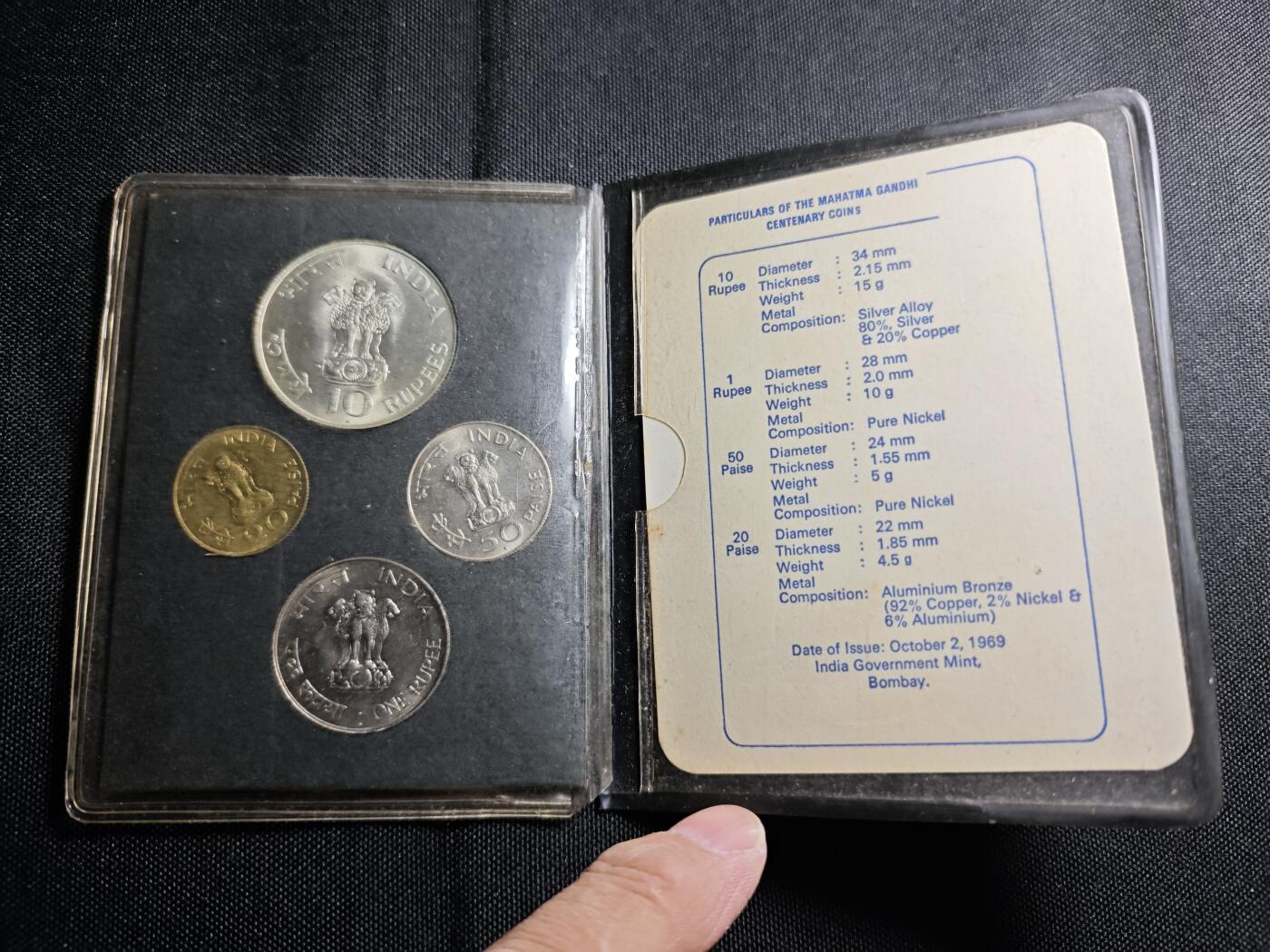 KK钱币收藏小铺 （套币 好品/批量散币 银币）专场  2月预留时间 周末发货  1948印度大小面值清年 甘地纪念套币 带一枚银币 官方原套册 册坏了