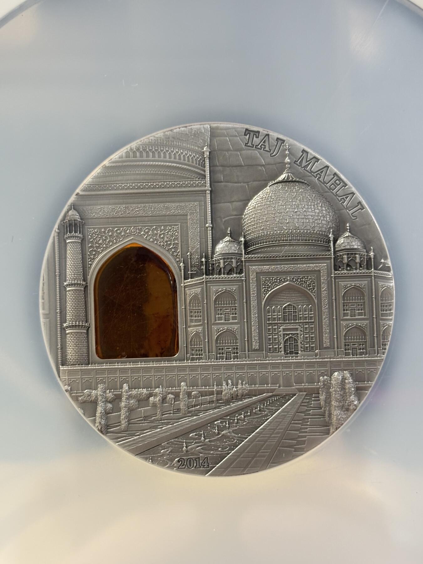 第182期拍卖 帕劳2014年矿物艺术琥珀镶嵌泰姬陵仿古银币NGC-MS69，2盎司，999银