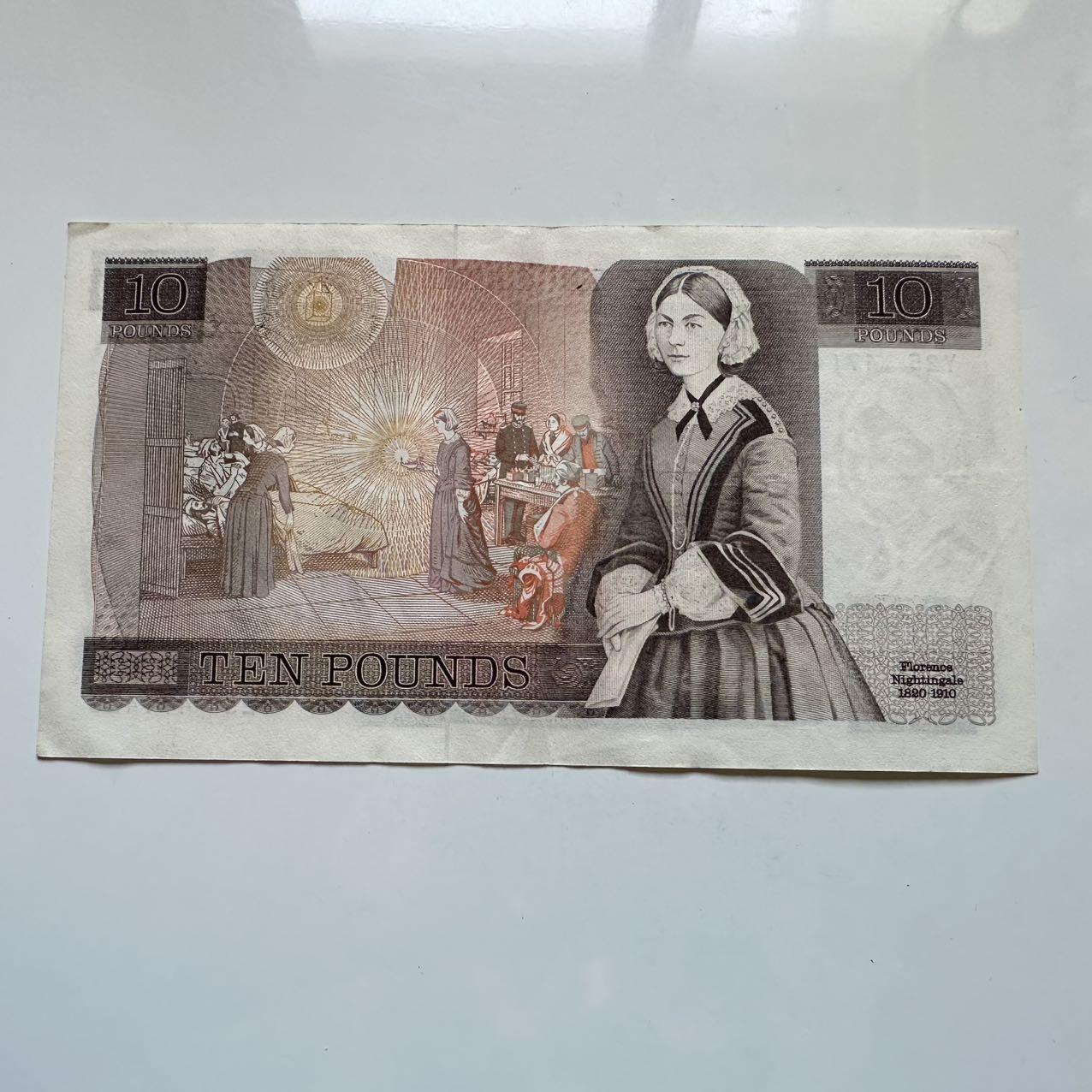 🌹外币初藏🌹🐯2025年第131场  每周二四六晚8️⃣点 接代拍 英国1975版10英镑 南丁格尔