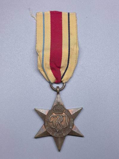 小驴勋章奖章收藏11月22日周六晚六点拍卖（珍爱和平，收藏战争，铭记历史，勿忘国耻，忠党爱国。有偿代拍，送拍规则在简介最后，参拍须阅读规则后再参拍，关系到运费包装发货时效真假辨别等关键信息，拍卖时不再发原图，看大图店主微信码在拍卖店铺介绍里） - 英国二战非洲之星奖章