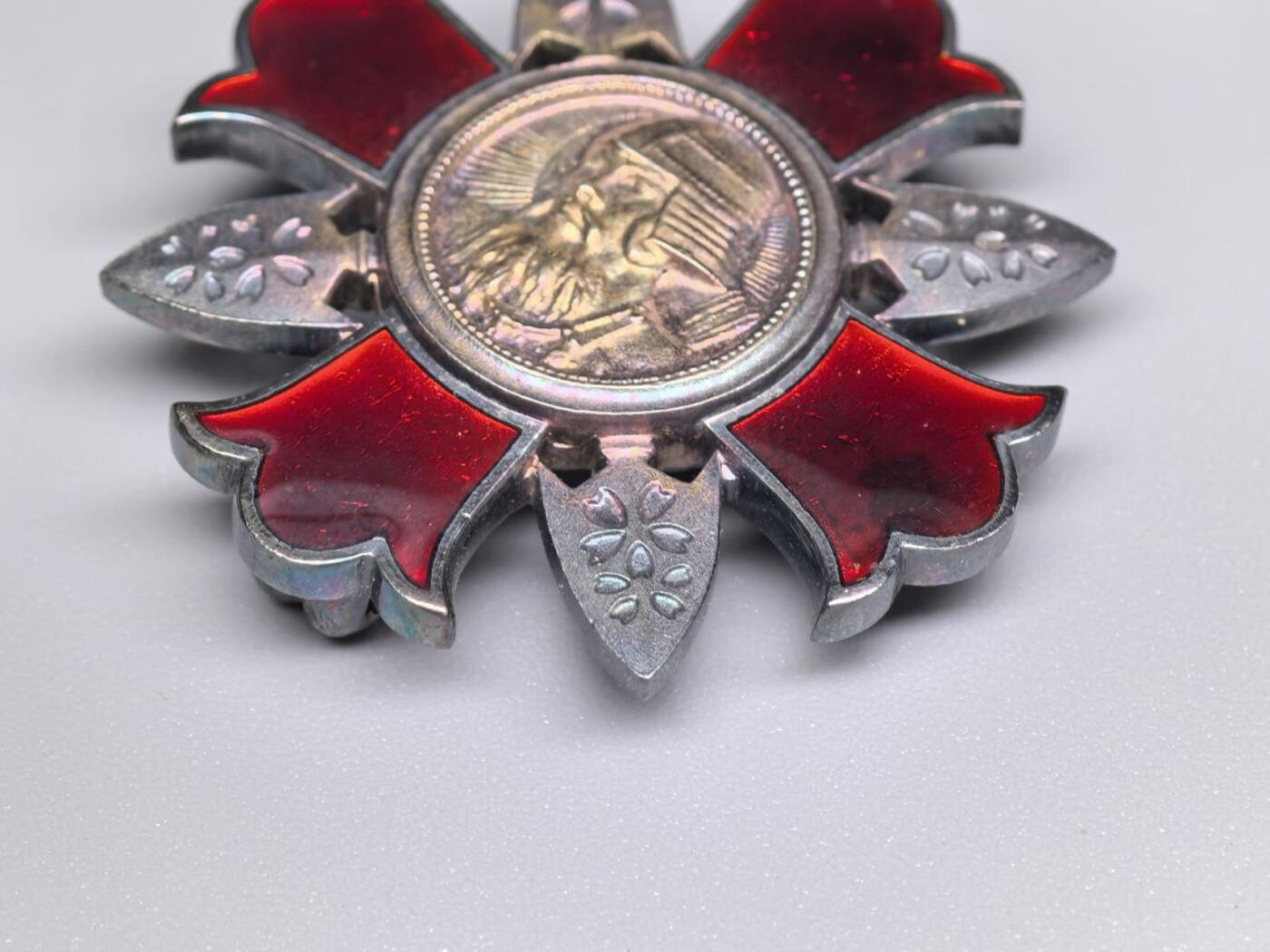 小驴勋章奖章收藏11月22日周六晚六点拍卖（珍爱和平，收藏战争，铭记历史，勿忘国耻，忠党爱国。有偿代拍，送拍规则在简介最后，参拍须阅读规则后再参拍，关系到运费包装发货时效真假辨别等关键信息，拍卖时不再发原图，看大图店主微信码在拍卖店铺介绍里） 伤痍记章，战伤