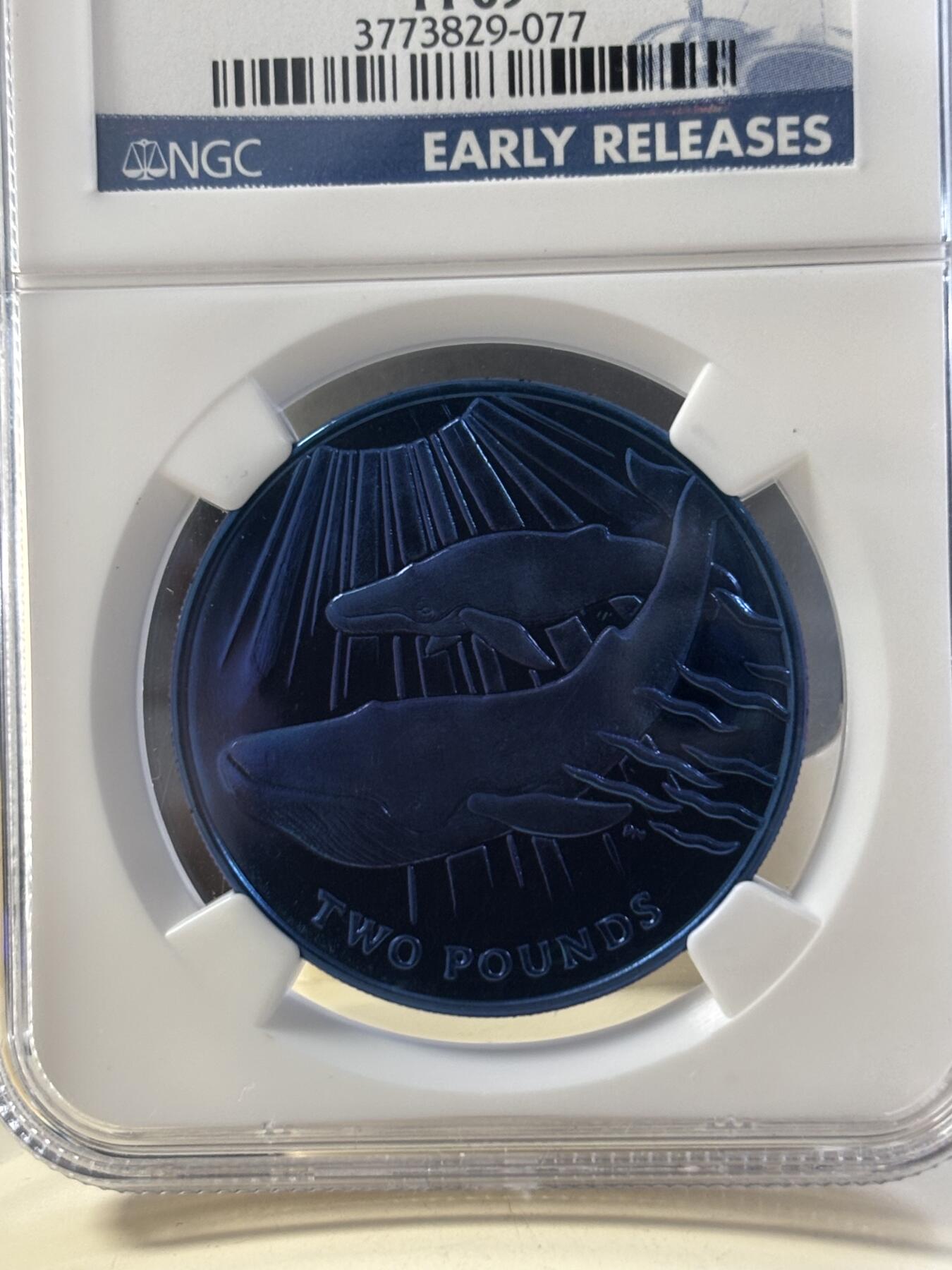 第182期拍卖 英国南乔治亚和南桑德韦奇群岛2013年蓝鲸钛金属纪念币NGC-PF69，10克