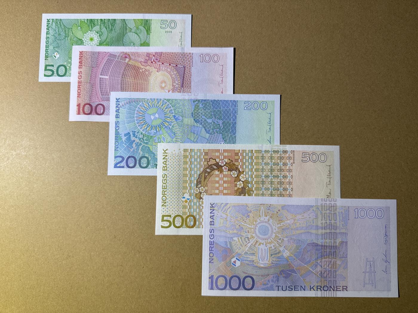 《艾美收藏》第221期-11.23周日黄金场精品荟萃 挪威50、100、200、500、1000克朗5张 UNC 90-00年代大全套 全部原票绝品