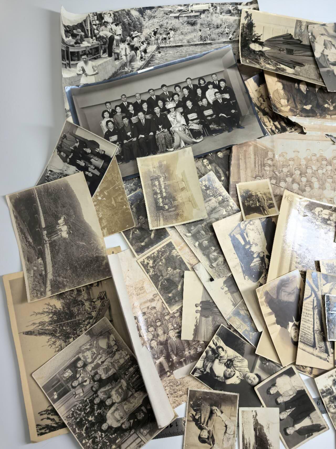 小驴勋章奖章收藏11月22日周六晚六点拍卖（珍爱和平，收藏战争，铭记历史，勿忘国耻，忠党爱国。有偿代拍，送拍规则在简介最后，参拍须阅读规则后再参拍，关系到运费包装发货时效真假辨别等关键信息，拍卖时不再发原图，看大图店主微信码在拍卖店铺介绍里） 日本老照片一堆